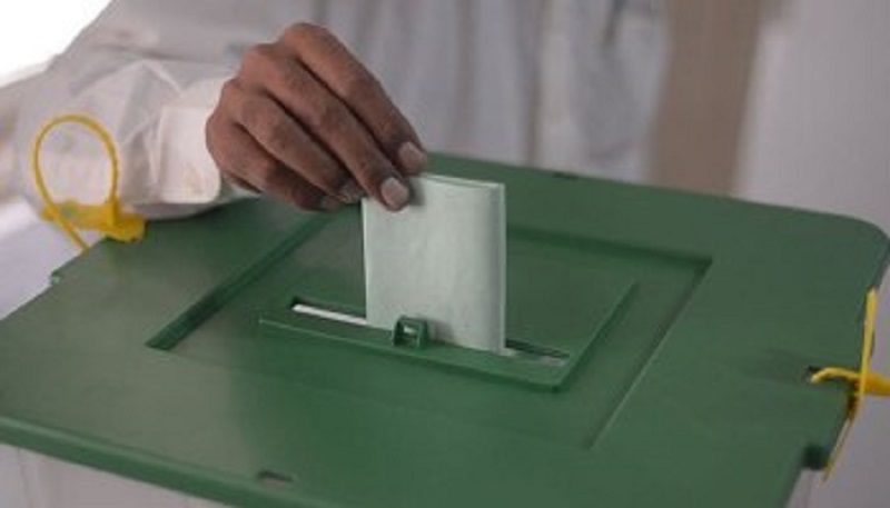 रोल्पाको भनभने मतदान केन्द्रमा मतपेटीकामा भेटियो एसिड 